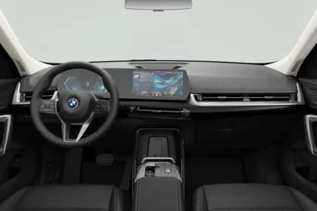 BMW iX1 (2026) thumbnail 3