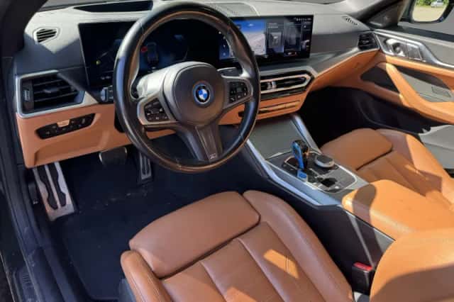 BMW i4 (2022) thumbnail 2