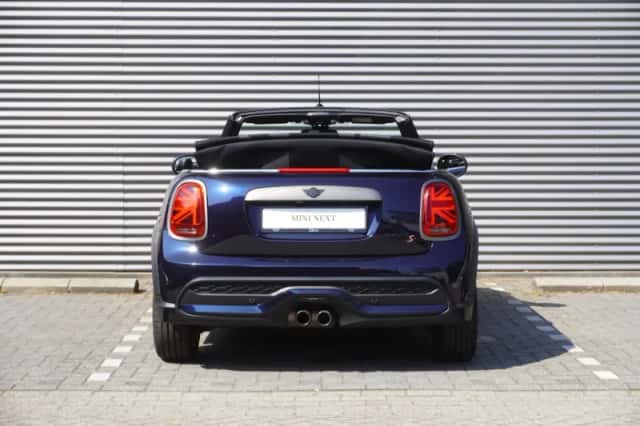 MINI Cabrio (2023) thumbnail 5