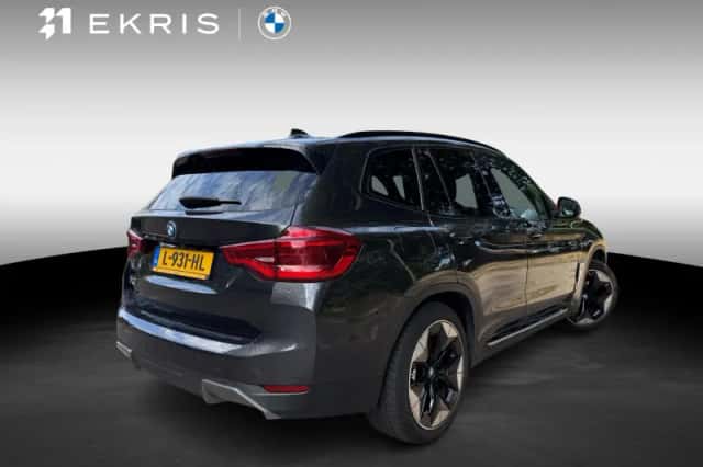 BMW iX3 (2021) thumbnail 2