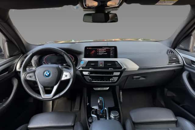BMW iX3 (2021) thumbnail 3