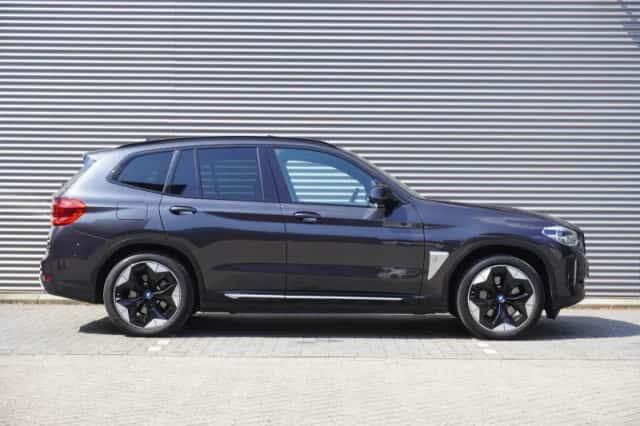 BMW iX3 (2021) thumbnail 4