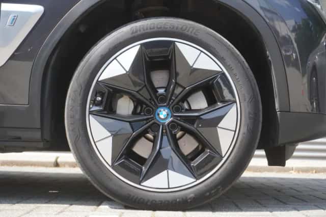 BMW iX3 (2021) thumbnail 6