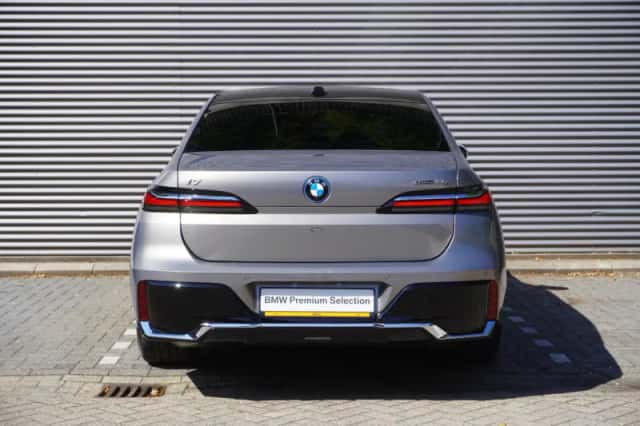 BMW i7 (2026) thumbnail 5