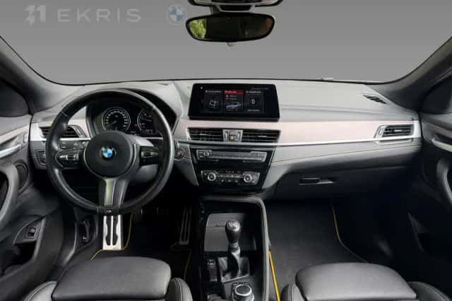BMW X2 (2021) thumbnail 2