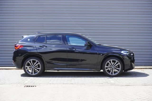 BMW X2 (2021) thumbnail 4