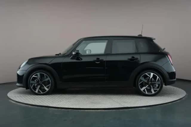 MINI Cooper (2025) thumbnail 4