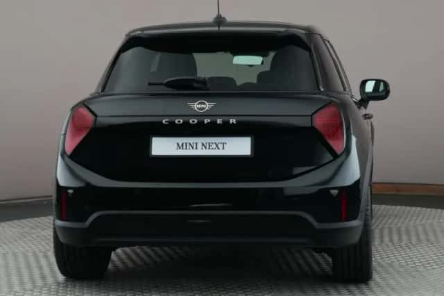 MINI Cooper (2025) thumbnail 6