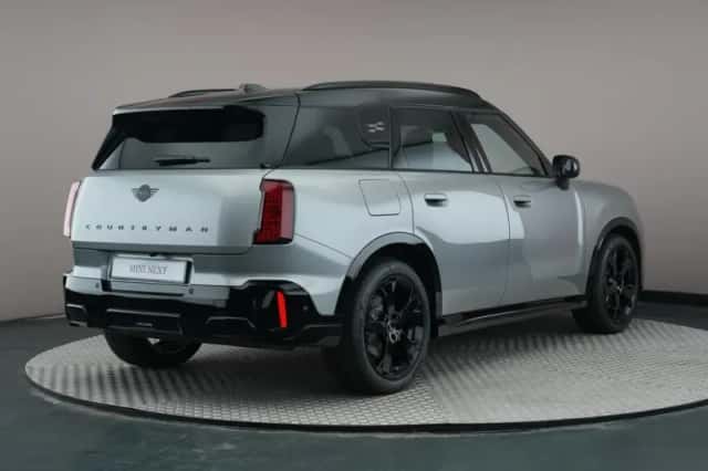 MINI Countryman (2025) thumbnail 2