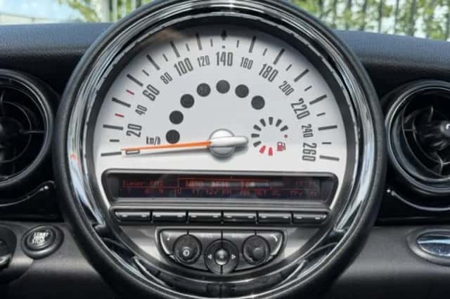 MINI Clubman (2012) thumbnail 2