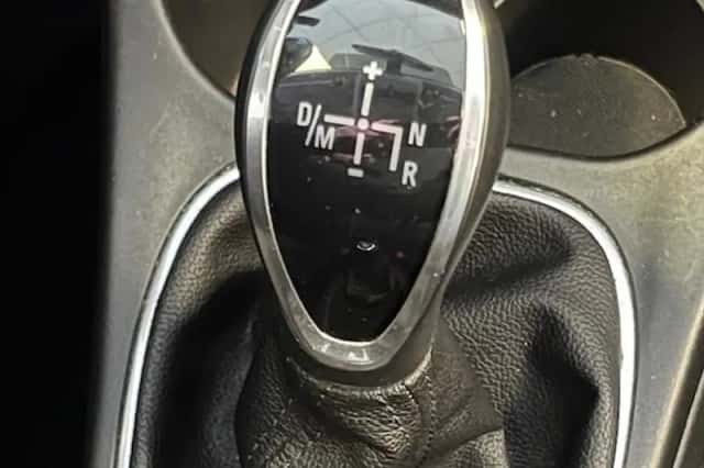 Opel Corsa (2017) thumbnail 3