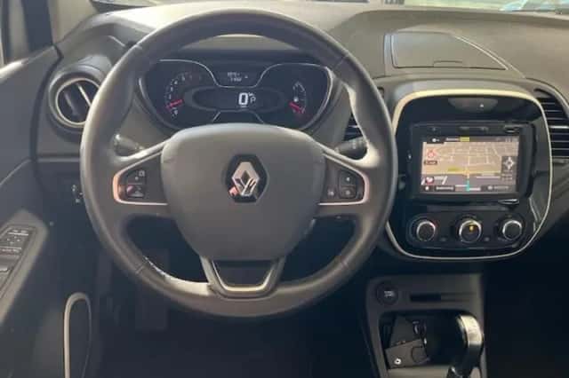 Renault Captur (2018) thumbnail 2