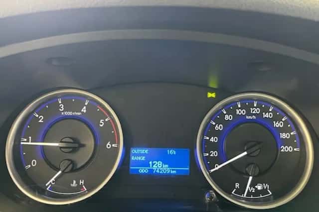 Toyota Hilux (2018) thumbnail 2