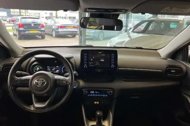 Toyota Yaris (2023) thumbnail 4
