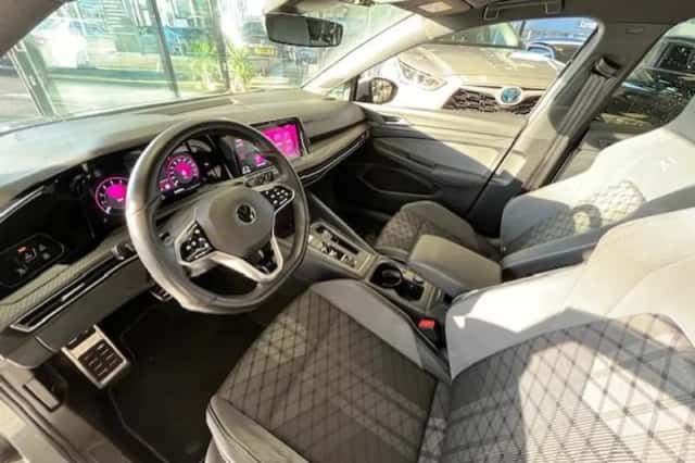 Volkswagen Golf (2022) thumbnail 2