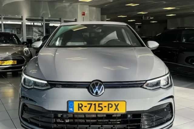 Volkswagen Golf (2022) thumbnail 3