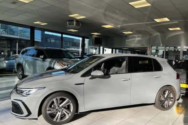 Volkswagen Golf (2022) thumbnail 5
