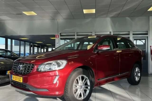 Volvo XC60 (2015) thumbnail 1