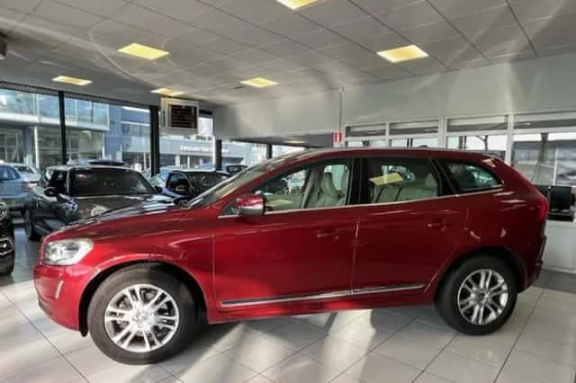 Volvo XC60 (2015) thumbnail 5