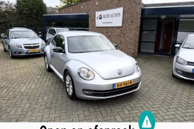 Volkswagen Beetle (2013) thumbnail 2
