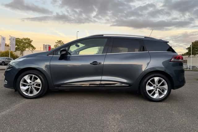 Renault Clio (2017) thumbnail 2