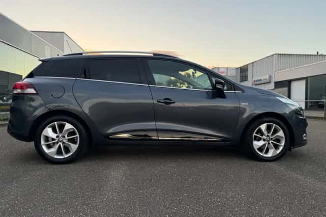 Renault Clio (2017) thumbnail 4