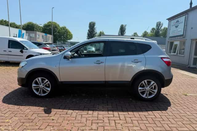 Nissan Qashqai (2013) thumbnail 4
