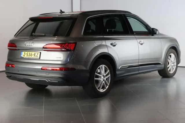 Audi Q7 (2021) thumbnail 2