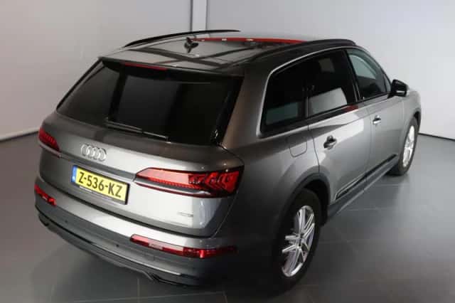 Audi Q7 (2021) thumbnail 4