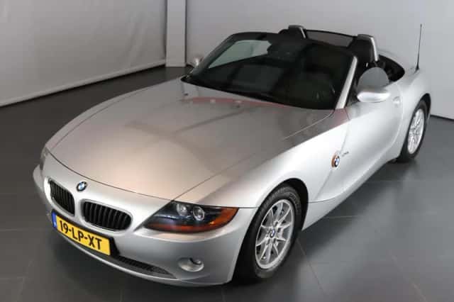 BMW Z4 (2003) thumbnail 3