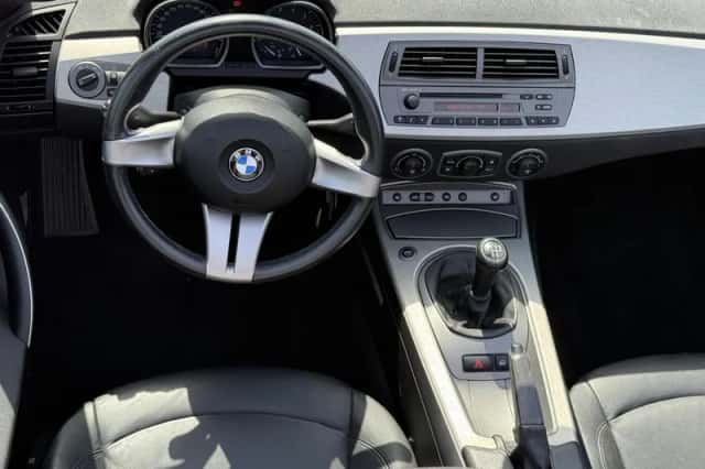 BMW Z4 (2003) thumbnail 5