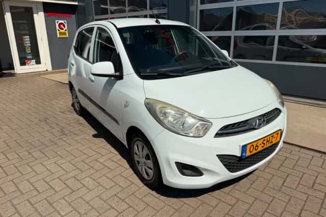 Hyundai i10 (2011) thumbnail 2