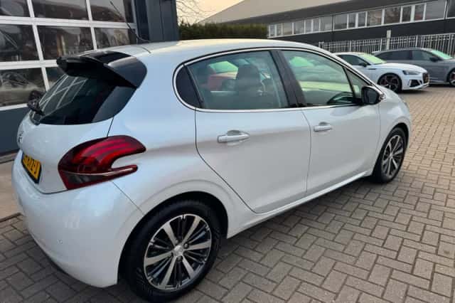 Peugeot 208 (2019) thumbnail 6