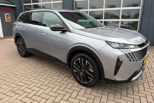 Peugeot 5008 (2025) thumbnail 4