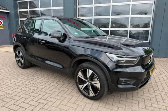 Volvo XC40 (2020) thumbnail 4