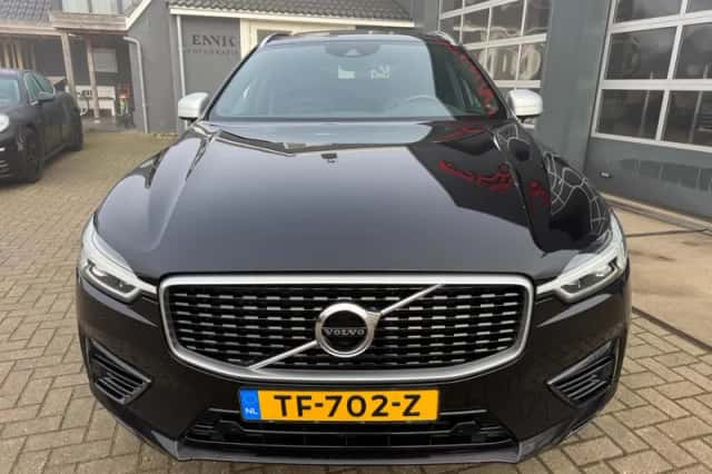 Volvo XC60 (2017) thumbnail 4