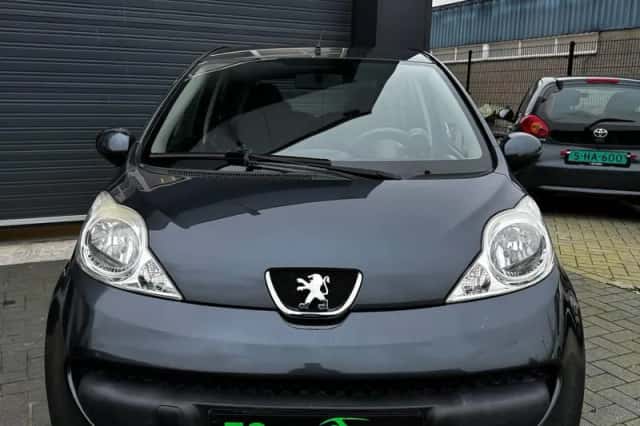 Peugeot 107 (2009) thumbnail 3