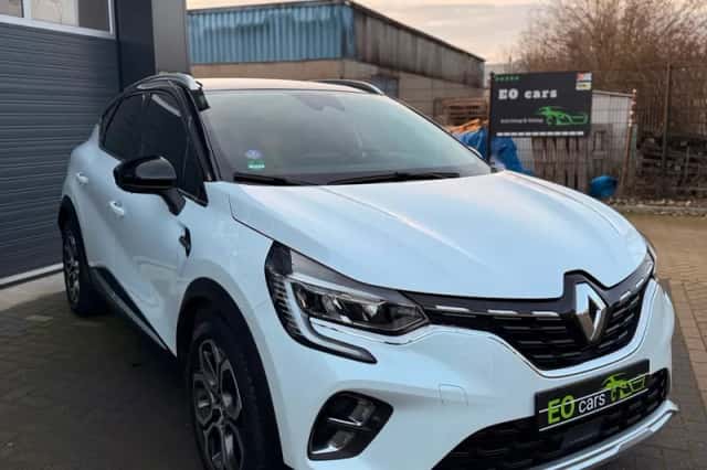 Renault Captur (2021) thumbnail 3