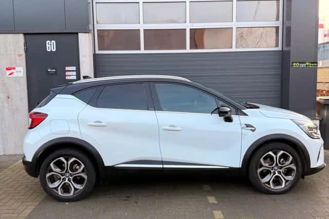 Renault Captur (2021) thumbnail 4