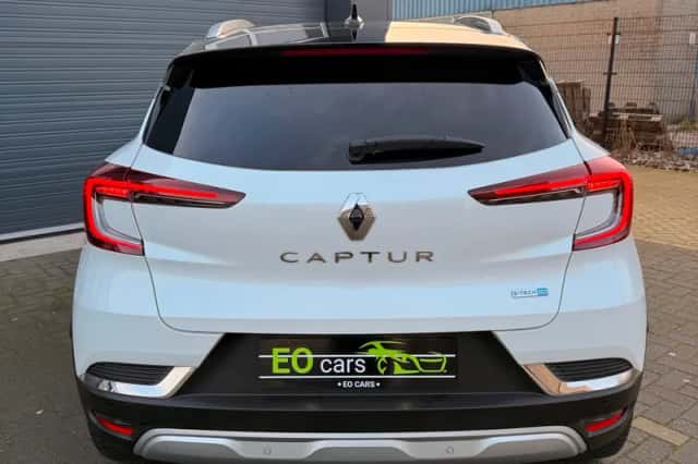 Renault Captur (2021) thumbnail 6