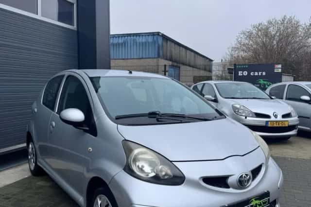 Toyota Aygo (2007) thumbnail 2