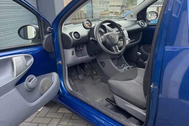 Toyota Aygo (2008) thumbnail 4