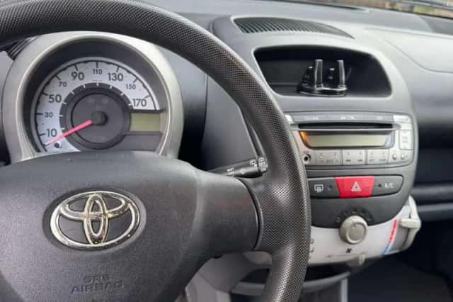 Toyota Aygo (2008) thumbnail 6