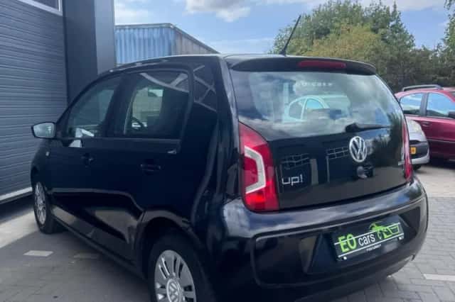 Volkswagen Up! (2013) thumbnail 5