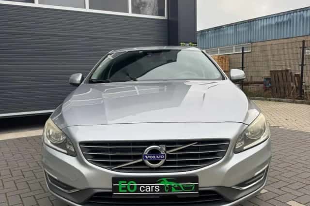 Volvo S60 (2013) thumbnail 2