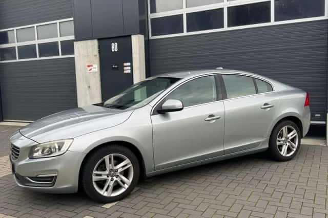 Volvo S60 (2013) thumbnail 4