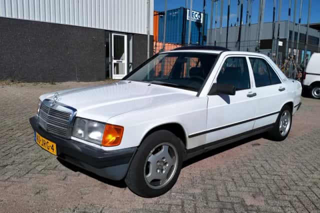 Mercedes-Benz 190-Serie (1986) thumbnail 1