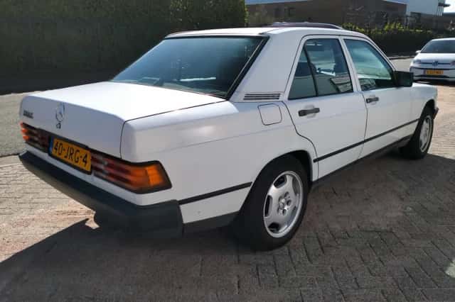 Mercedes-Benz 190-Serie (1986) thumbnail 3
