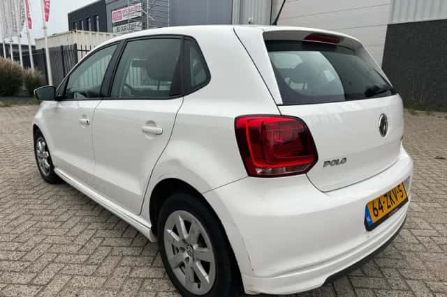 Volkswagen Polo (2012) thumbnail 2