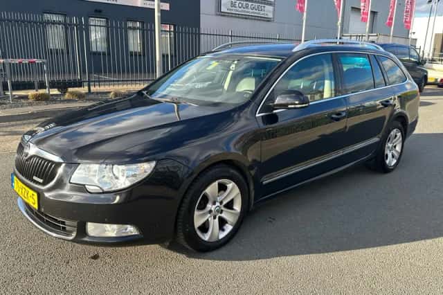 Škoda Superb (2012) thumbnail 1
